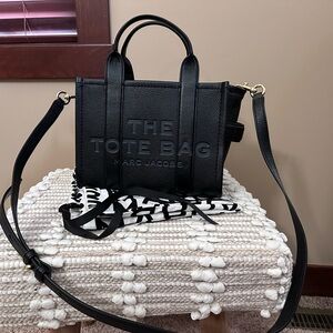 The leather small tote bag